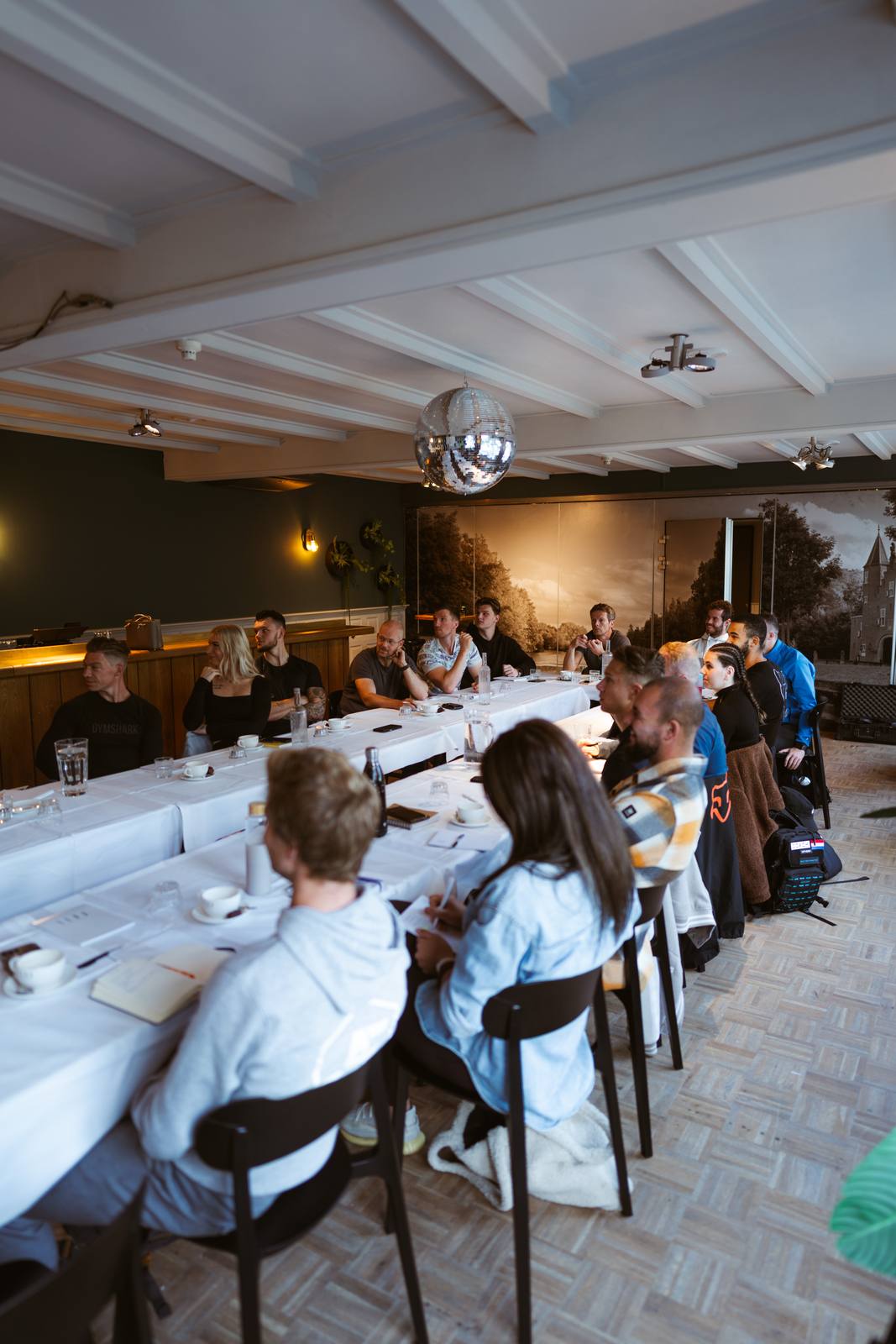 Mastermind-deelnemers tijdens een live sessie
